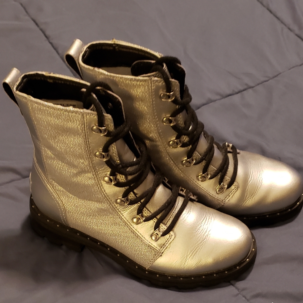 Sorel Lenox Lace Pure Silver Boots - Size 9 *Worn Once*